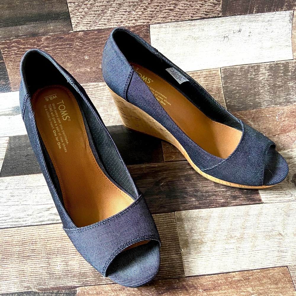 TOMS “Stella” Black Denim Peep Toe Wedge size 8.5